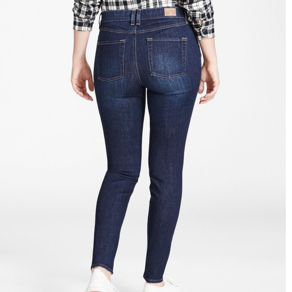 LL Bean women’s Favorite fit dark wash skinny jeans